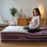 Quel matelas choisir pour une femme enceinte ? Guide complet